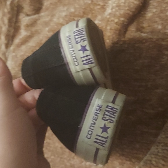 Black Low Top Converse - Picture 2 of 12